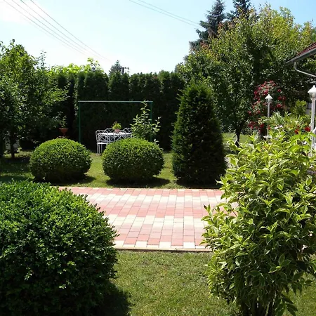 Balatonfenyves/balaton 18360
