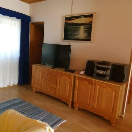 - Balaton 18360 * Balatonfenyves